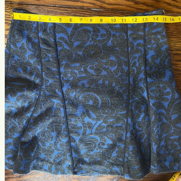 NWT Veronica Beard Scroll Print Flounce Skirt M - Picture 4 of 6